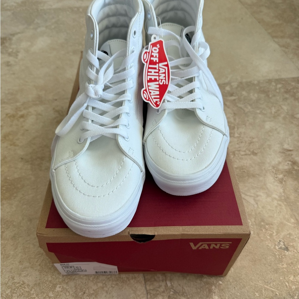 NWT Sk8-Hi Men’s High Top Vans